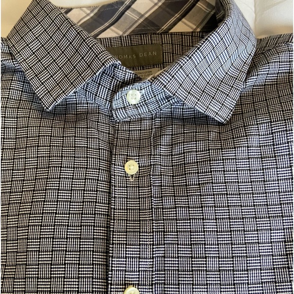 Thomas Dean Perfect condition Men’s XL navy and white button down. Quiet luxury. - Picture 2 of 8